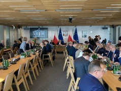 Nie będzie wysłuchania publicznego pakietu reform. Sejmowa komisja przeciwko