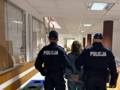 Dantejskie sceny w Warszawie. Ukrainka próbowała okraść sklep, a później pobiła ekspedientkę. 34-latka trafiła do aresztu