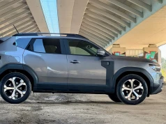 Auto na kryzys? Oto Dacia w bogatej wersji za 100 000 zł. Duster Eco-G 120. Ponad 1000 km zasięgu