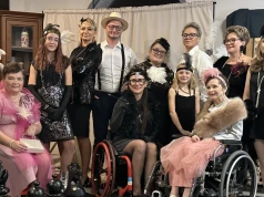 Wyglądali jak z żurnala! Uczniowie i seniorzy z Konina przenieśli się w lata 20.