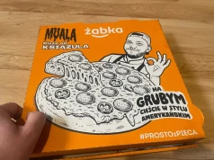 Książulo pod ostrzałem za pizzę w Żabce. A wy odrzucilibyście taką szansę?