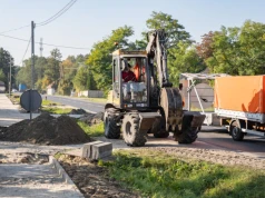 Nowy chodnik w Białej. Drogowcy remontują kolejny odcinek przy DW 702