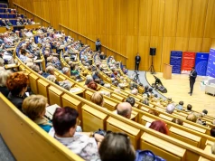 Jak dobrze żyć po 60-tce? Małopolscy seniorzy rozmawiali o zdrowiu, aktywności i długowieczności