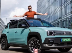 Renault 4 Plein Sud ma dach, którego nie oferuje żaden rywal. Sprawdziłem, czy spora dopłata jest go warta