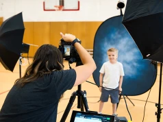 Szkolne sesje z fotografem? To już przeszłość. Teraz rodzice mają Chat GPT