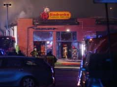 Pożar Biedronki w Jastrzębiu-Zdroju. Kilkudziesięciu strażaków w akcji