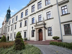 Zaczyna się nauka w najstarszej kieleckiej uczelni. Biskup: to serce diecezji