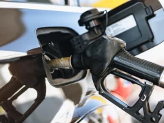 Diesel po 9 zł i obniżka VAT. Ile kosztuje kilometr furgonu L2H2, a ile e-vana w kurierce miejskiej?
