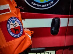 Wypadek w Iskrzyczynie. Ziemia przysypała mężczyznę na terenie przedszkola