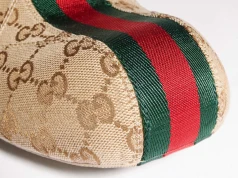 Na nowych butach Gucci pojawiły się trzy słowa, których mało kto się spodziewał