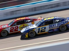 Charlotte i Phoenix kolejnymi miejscami walki o mistrzostwo NASCAR. Wyścigi na żywo w Motowizji
