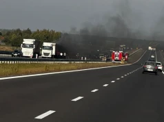 Pożar ciężarówki na A4 na Podkarpaciu. Gęsty czarny dym, zablokowany pas ruchu