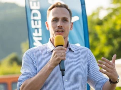 Wulgarna odzywka na Wiejskiej. Poseł Konfederacji obraził dziennikarkę na korytarzu