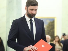 "Za zamkniętymi drzwiami od nas był tylko Nikodem". Brat gwiazdora TV Republika umacnia swoją pozycję