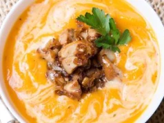 Krem z dyni odchodzi do lamusa. Ta włoska zupa z borowikami smakuje jak z drogiej restauracji