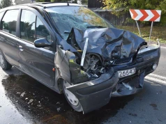 Czołowe zderzenie na DK19 w Białce. Trzy osoby, w tym roczne dziecko, trafiły do szpitala