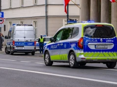Ataki w polskich szkołach. Generał ostrzega: Policjant przed szkołą nie wystarczy