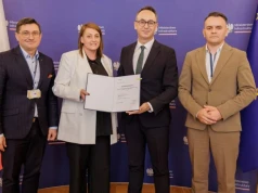 Będze bezpieczniej na krajowej 91 w Longinówce. Minister Klimczak podpisuje kluczowy dokument