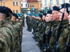 PiS oskarżał MON o wycofanie wojska, teraz jego radni mówią „nie” przekazaniu gruntów. Hetman mówi o zdradzie