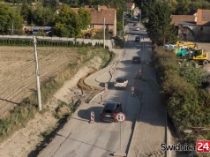 Uwaga, wąsko! Kierowcy obawiają się drogowych zatorów z powodu zwężenia jezdni