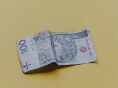 Płaca minimalna wzrośnie tylko o 3 proc. drugi rok z rzędu, najmniej zarabiający mogą stracić realną wartość swojej pensji przez inflację wyższą niż podwyżkę