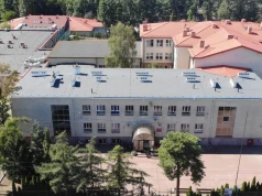 Dwie szkoły w Legionowie zamknięte. W piątek przed każdą placówką pojawią się patrole Policji i Straży Miejskiej