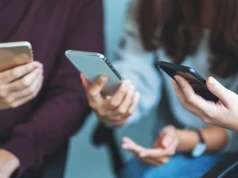 Załamanie rynku tanich smartfonów w Europie. Operatorzy korzystają