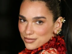Dua Lipa wyróżniła się w tłumie gwiazd. Buty skrywały zaskakujący detal