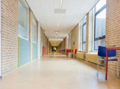 Kielce: Rodzice uczniów debatują o domniemanych atakach w szkołach. Nie brakuje panicznych wpisów