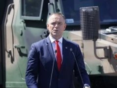 Nowy sondaż. Polacy dobrze oceniają wojsko i prezydenta