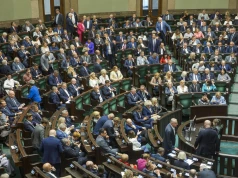 Tylko 3 proc. podwyżki dla nauczycieli i urzędników. Inflacja zje większość