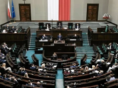Emerytura w górę dla 21 tys. osób. Sejm przyjął dopłaty. "To nieroby"