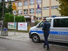 Tysiące skontrolowanych szkół i zatrzymania. Policjanci podsumowują