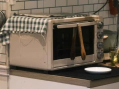 Air fryer kontra minipiekarnik. Wybór, który uwalnia miejsce na kuchennym blacie