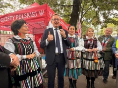 Poseł Telus z delegacją z Opoczna wspierał protestujących przed TK. Nie przybyli z p…