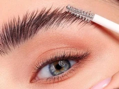 Efekt laminacji i pielęgnacja w jednym. Ten żel robi gęste, idealnie ułożone brwi