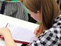Jak zapisać się na studia administracja w Łodzi? Rekrutacja online w AHE dla mieszkańców Piotrkowa i regionu