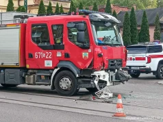 Zderzenie osobówki z wozem strażackim w Zabrzu. Jedna osoba trafiła do szpitala