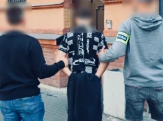 Strzelał do zaparkowanych samochodów. 18-latek zatrzymany przez poznańskich policjantów na Mazowszu