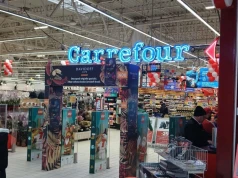 Carrefour przejmie hurtownię i 3000 sklepów. Czy sprzeda 18 marketów?