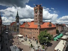 Dlaczego wieża toruńskiego Ratusza nie ma hełmu? To efekt wydarzeń sprzed 323 lat