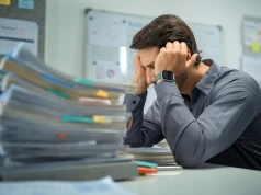 Wellbeing tylko na pokaz? Zestresowani menedżerowie stresują swoich podwładnych