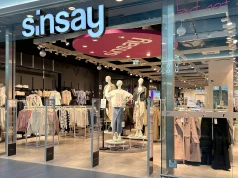 Ten różowy pikowany płaszcz wygląda jak z kolekcji drogiej marki. Sinsay ma go za 119 zł