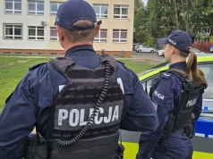 Groźby nastolatków w sieci. 76 zatrzymanych i blisko 50 tys. skontrolowanych placówek