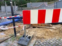 Na rozkopanej ulicy w centrum Katowic nic się nie dzieje. "Czekamy na wyniki badań wody"