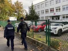 „To był tylko żart”. Nieśmieszny. Zagrożenia w szkołach. Policja reaguje