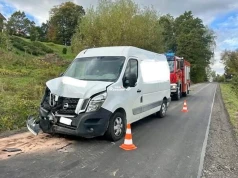 Zderzenie busa ze śmieciarką w Lutczy. Jedna osoba trafiła do szpitala