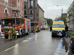 Atak nożowniczki przed szkołą w Warszawie. Są ranni