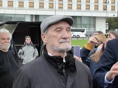 Sceny na miesięcznicy! Macierewicz znów w akcji, była szarpanina. Poszło o TEN baner