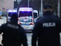 Atak w Warszawie pod budynkiem szkoły. Miały tylko po 17 lat